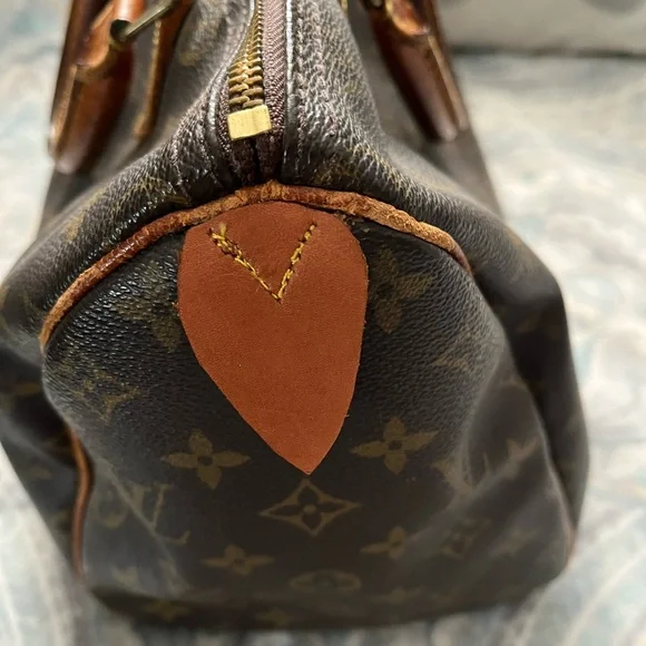 Authentic Louis Vuitton Speedy 30 - Picture 7 of 11